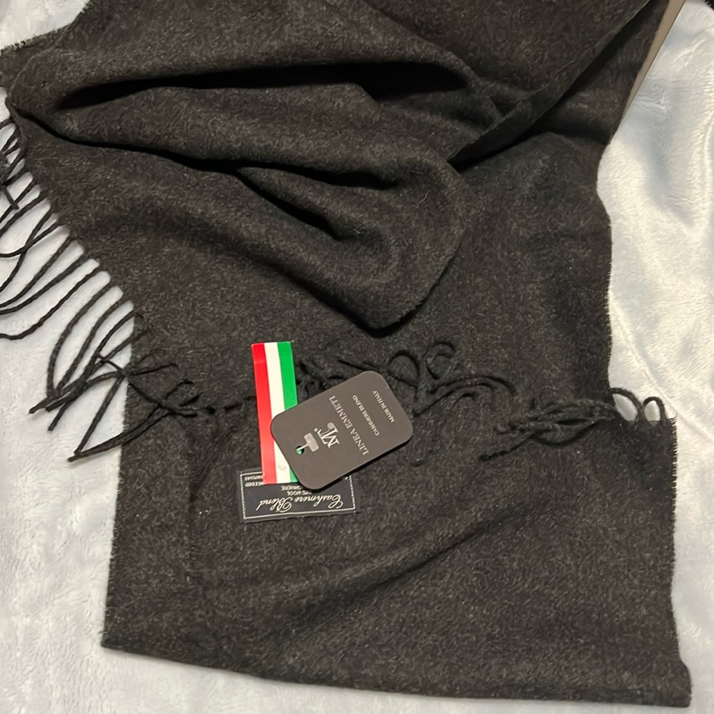 🆕🇮🇹Cashmere Blend linea Emmeti 
Scarf with Fringe Dark Grey
Made in Italy
